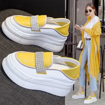 Женская обувь из кожи на платформе; Новинка 2023 года; популярные весенне-осенне-летние лоферы-маффины без застежки на скрытом каблуке