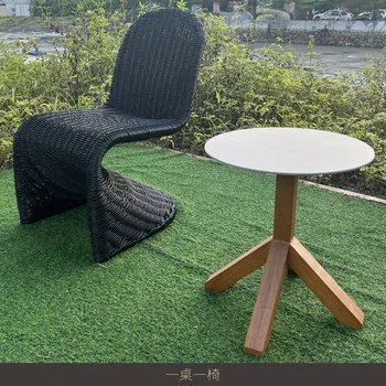 Уличный садовый журнальный столик из ротанга и массива дерева во внутреннем дворе, комбинированные уличные водонепроницаемые столы и стулья с солнцезащитным кремом